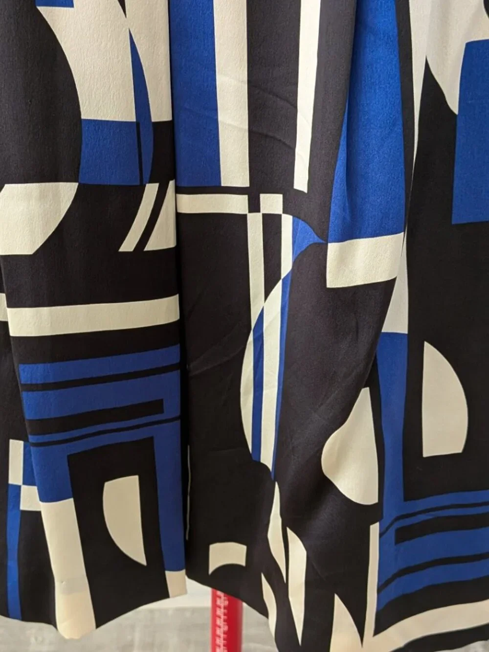 Size 10 Lauren Ralph Lauren Women’s Silk Box Pleats Skirt Blue Black & Geometric